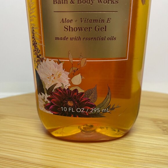Bath & Body Works Dahlia Shower Gel 10 oz Body Wash Essential Oil Aloe Vitamin E - Picture 2 of 4